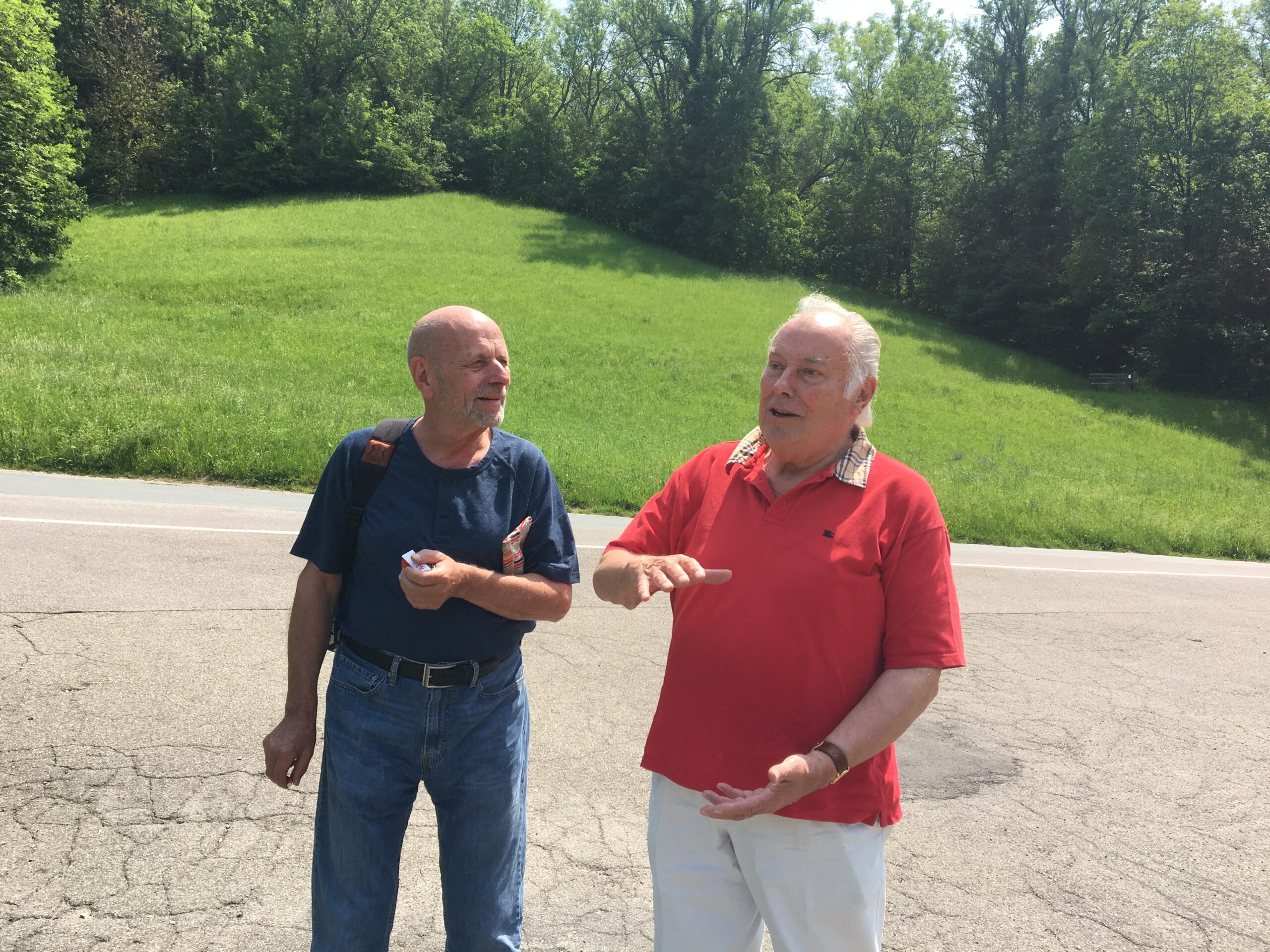 Gert Rausch and his mentor Heinrich Koch conversing on a country road